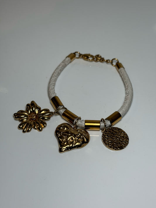 Bracelet blanc breloque